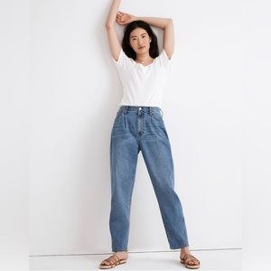 Madewell Baggy Tapered Jeans in Jewell Wash